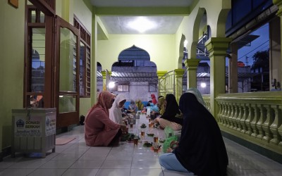 RUTINITAS WARGA DUSUN TIMOHO DI BULAN RAMADHAN